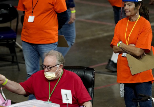What is the Age Limit for Participants in the Running Competition in Maricopa County?